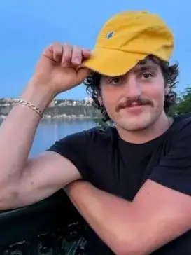 MoonbeamIceCream의 Benson Boone