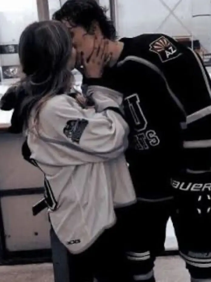 Isaromace의 Hockey hookup