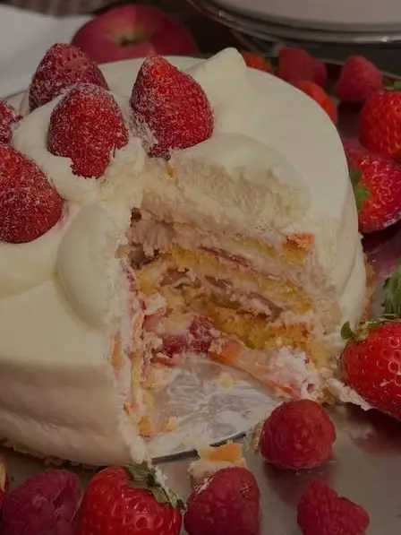 BoredMonth9294의 ケーキも花も宝石も