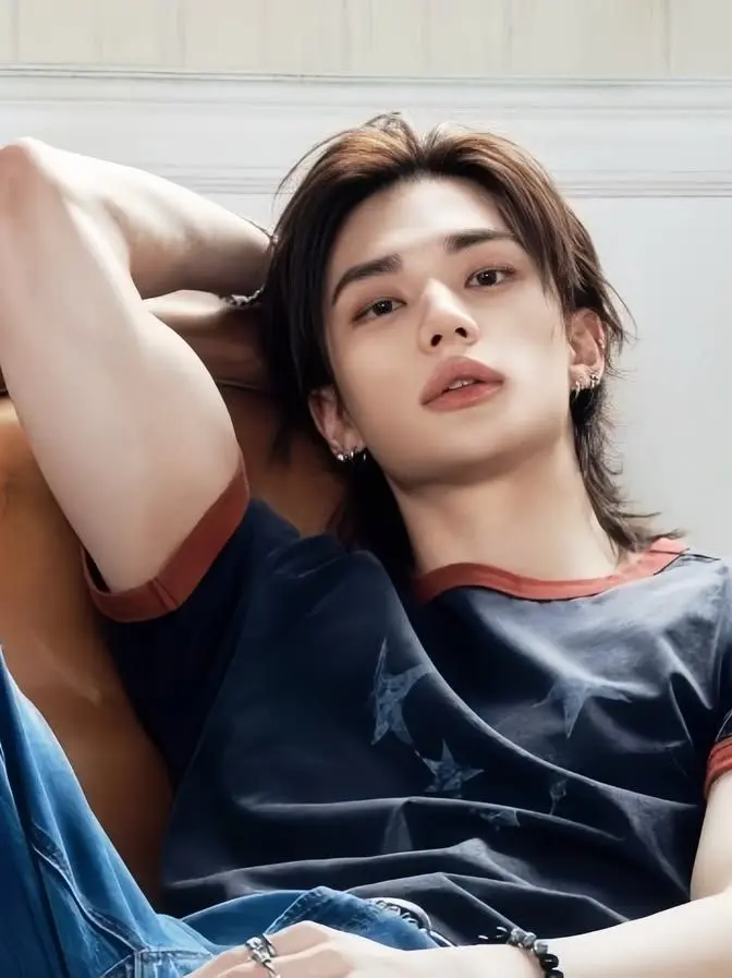 Elaralucien의 Hwang Hyunjin
