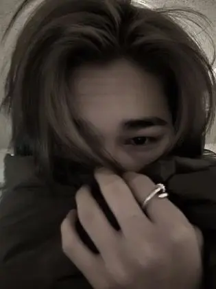 Penutbutterpeacon의 He wanted to talk to you more at the meet