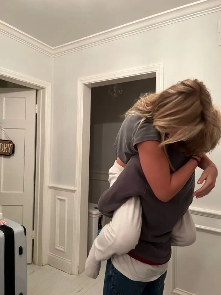 CHARLENEisHERE722의 Surprising Brooks! | ❤️