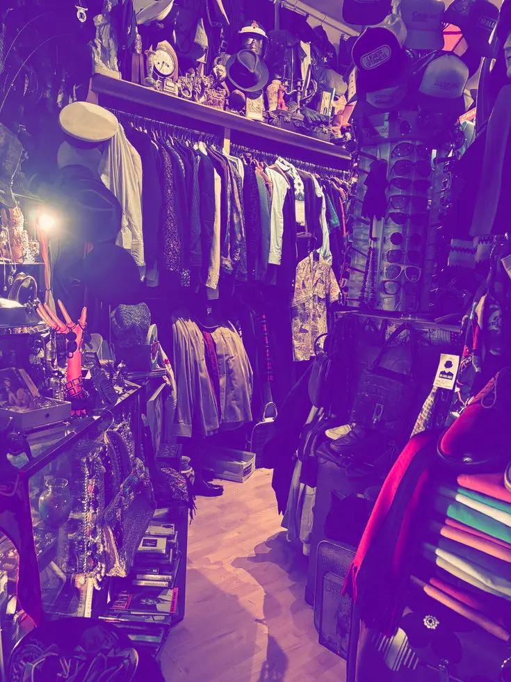 so-bo-_828의 Vintage Shop Owner