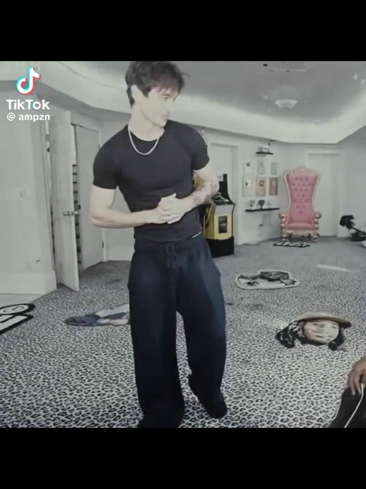 FlakyKagu0757의 The prom incident