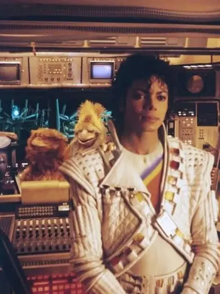 HoesloveTmobile의 Captain EO