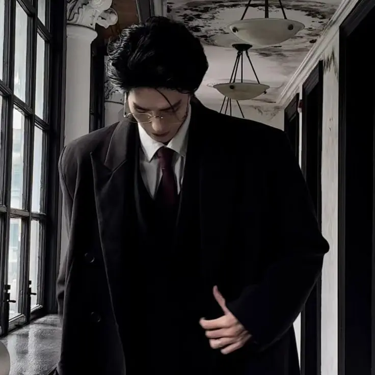 UsableJam1531의 Velvet chains🎭