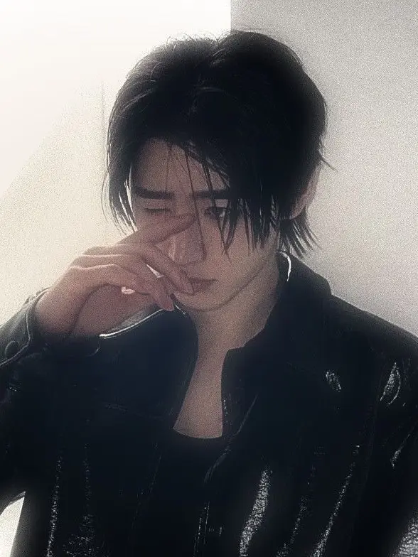 FlakyStamp1736의 SUNGHOON || CURSED BY PERSEPHONE