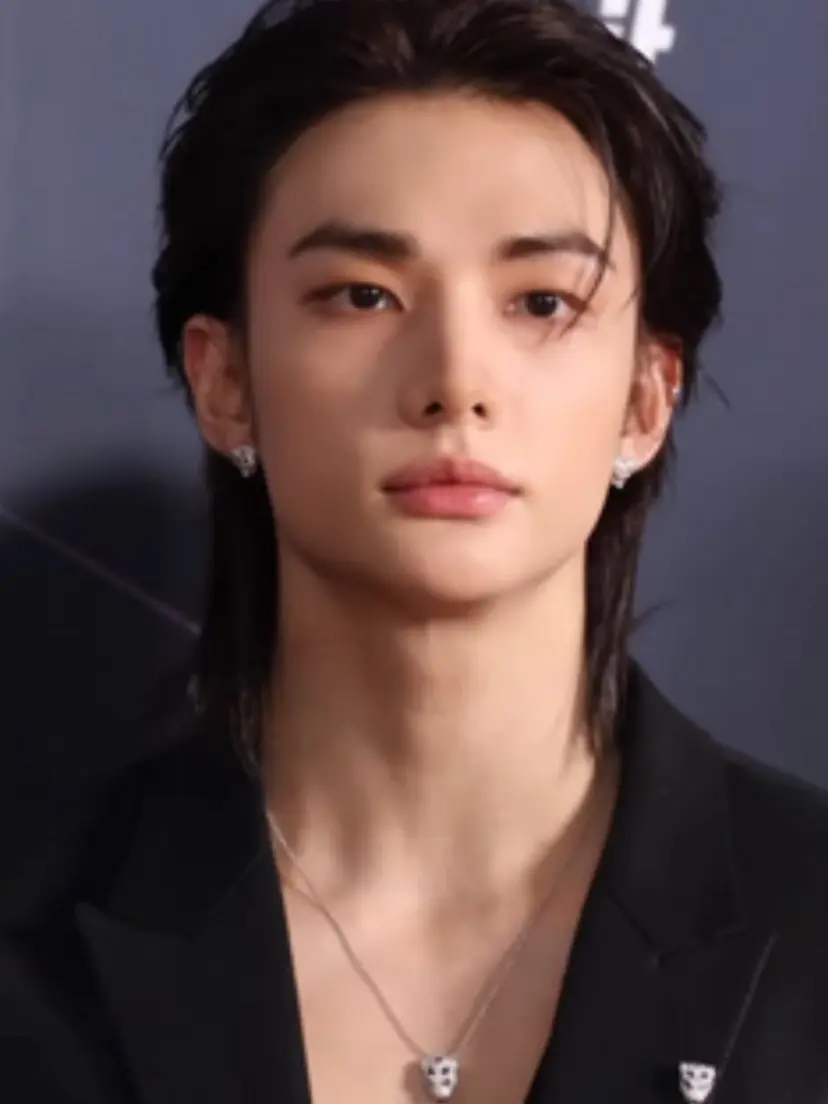 Cutiekpopfan357의 HYUNJIN CONFESSES TO USER