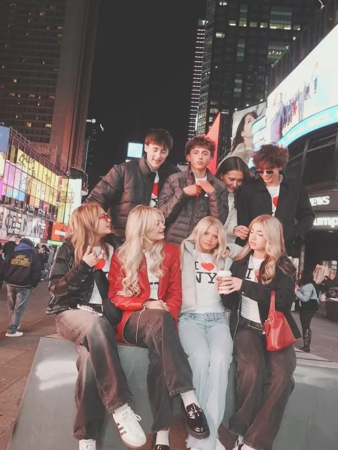 UnknownCreator122의 NYC influencer Trip
