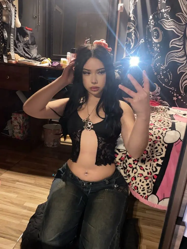 ElitePeas7393의 Mom's Coachella Comeback