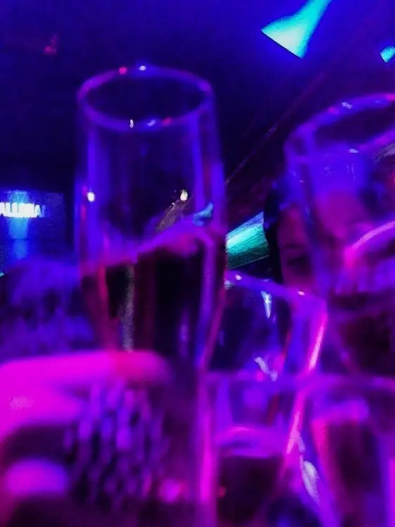 WideFryer5491의 DJ play the music