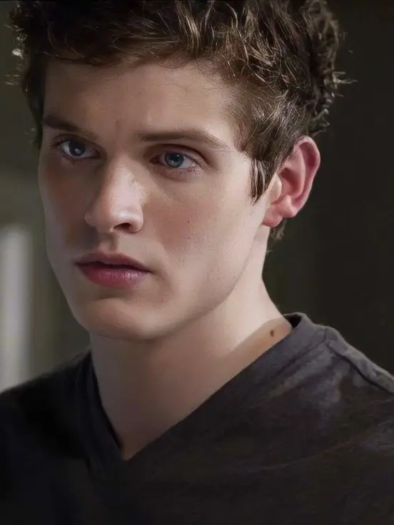 ghastlybellflower의 Isaac Lahey
