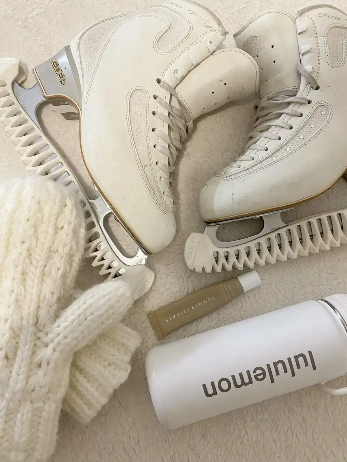 stupidlildumbboy의 ⛸️ | Familiar With Skates.