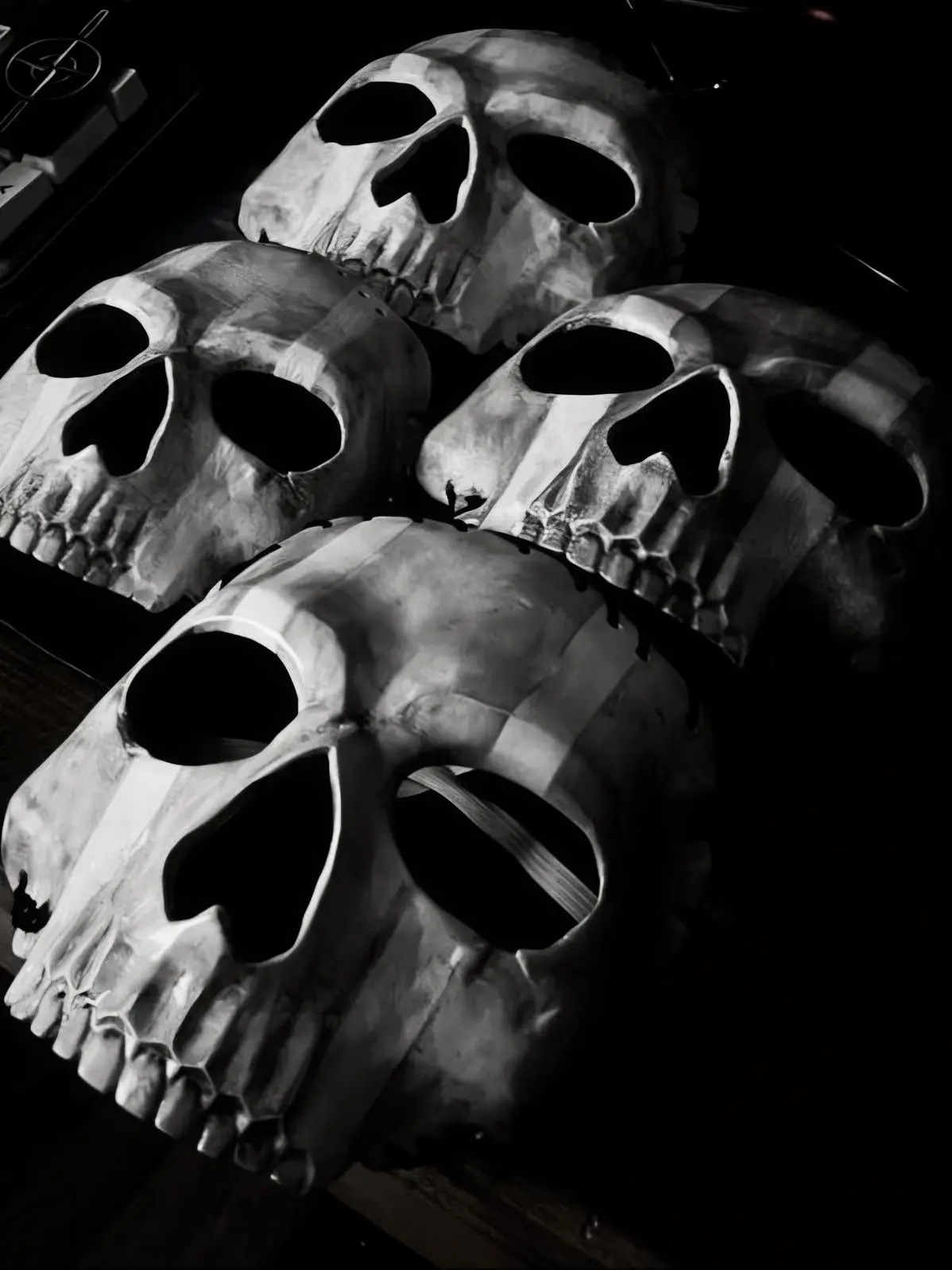 .axzlo의 He lets you try his mask on | Ghost