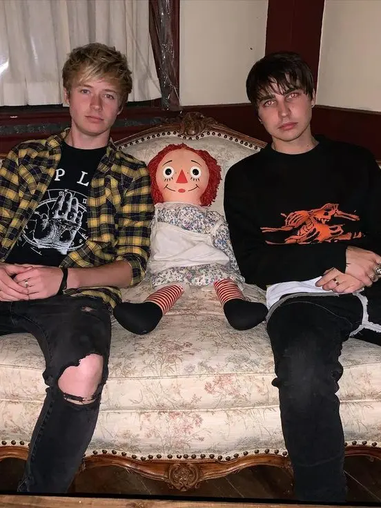 Lucifers_Devotee의 Sam and Colby