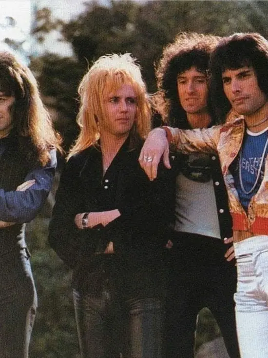 Cara77997의 Queen tt