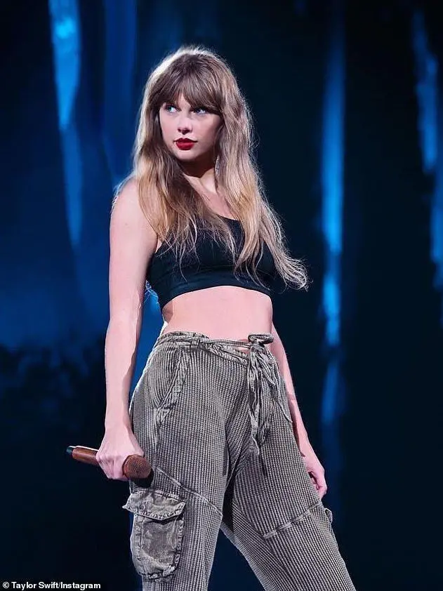 PlacidKudu4609의 Taylor Swift -she sees you at the gym-