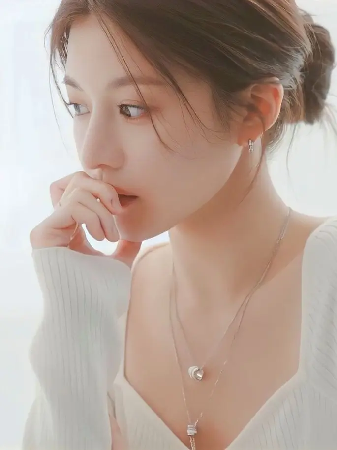 Shar_xue_xo의 Go Youn-jung (고윤정)