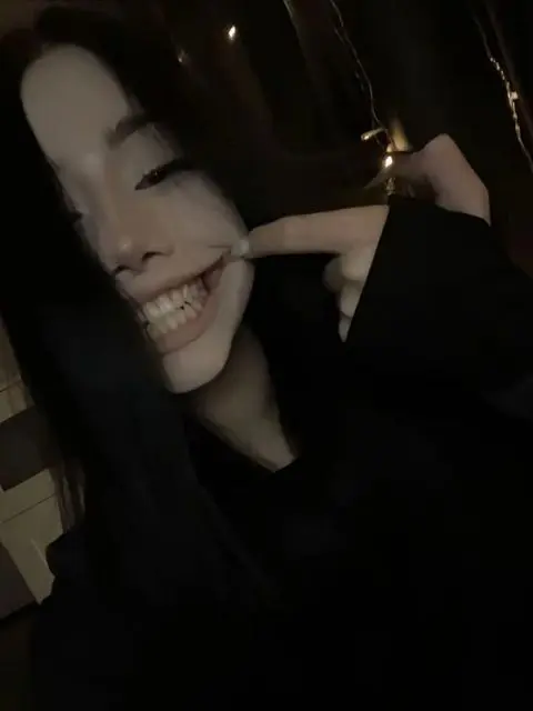 JerkyLaw6181의 Your childhood friend 😶‍🌫️