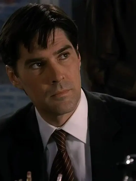 M00nlover8000의 Aaron Hotchner