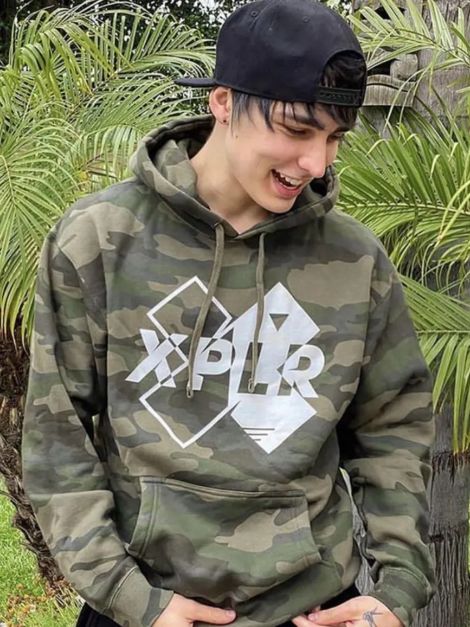 SimpleTrunk1015의 Colby Brock