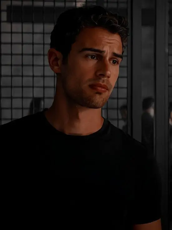 DecentCold4559의 Divergent || Love and Fire