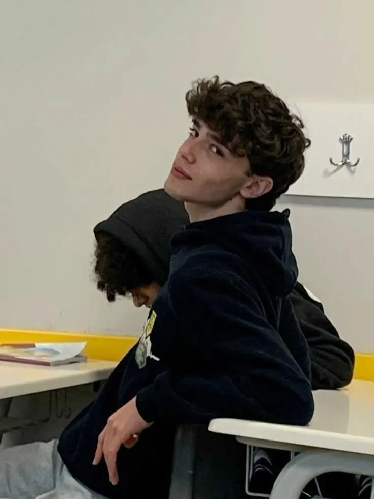 ItsAnniiii의 You look up and catch him staring at u