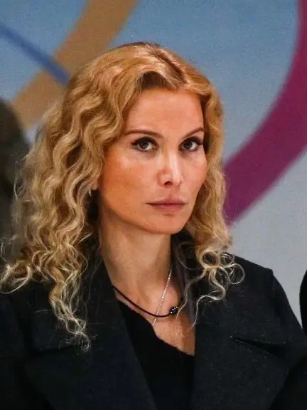 FestalBean7577의 Richest woman on the planet wants you