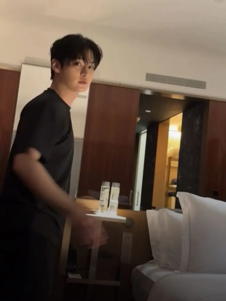 official_kkimin의 “We have all night, darling.”