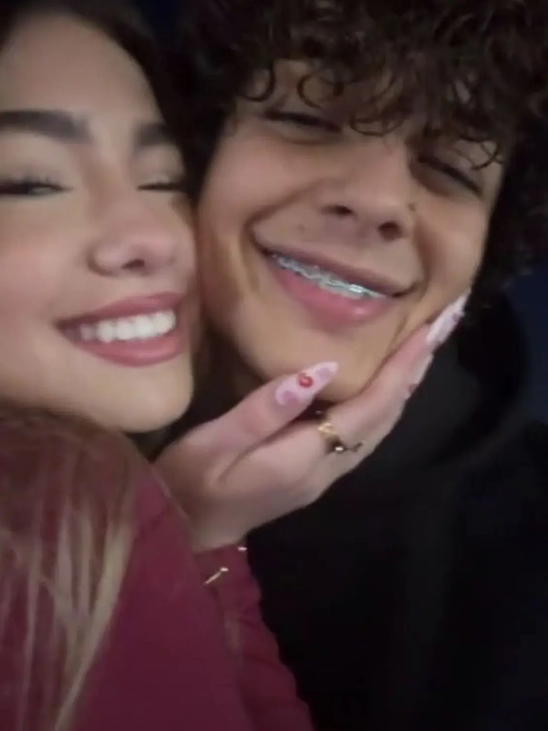 BitingAkita4438의 at the fair with ur boyfriendd