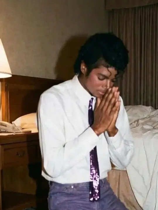 HoesloveTmobile의 A knock on the door