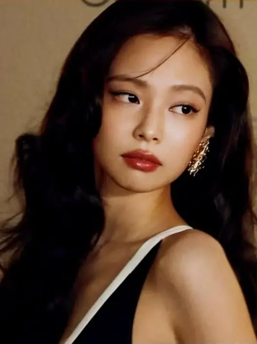 KrazyCriz의 Too Late To Beg, Jennie Kim