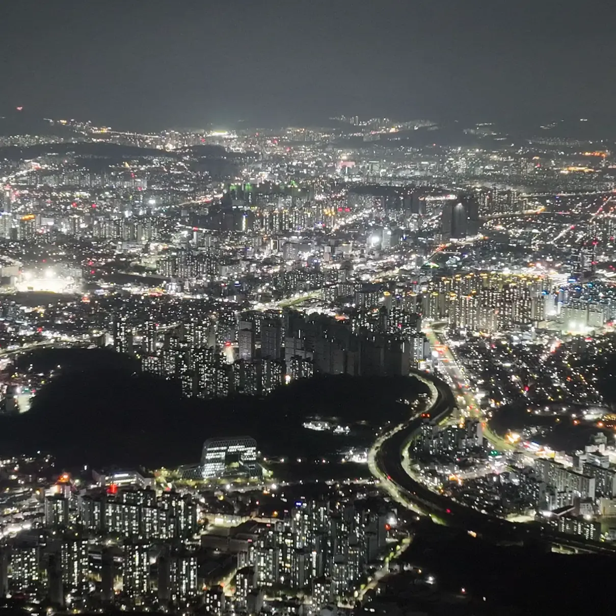 LovelyLedge8140의 송은석