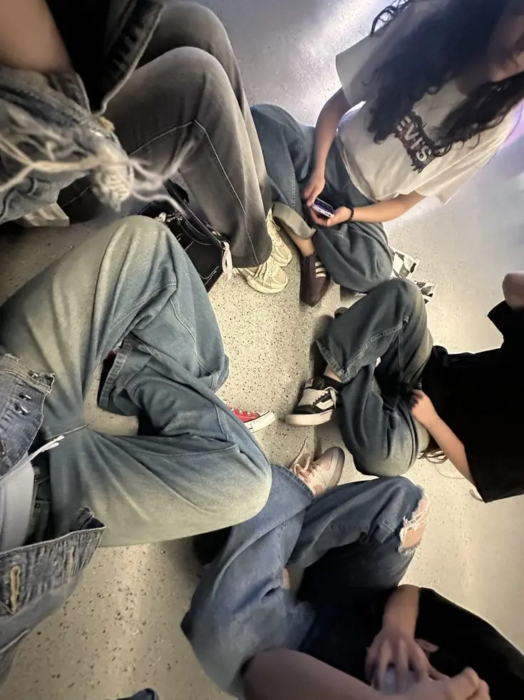 IlovesaikiK의 Your weird emo freind group