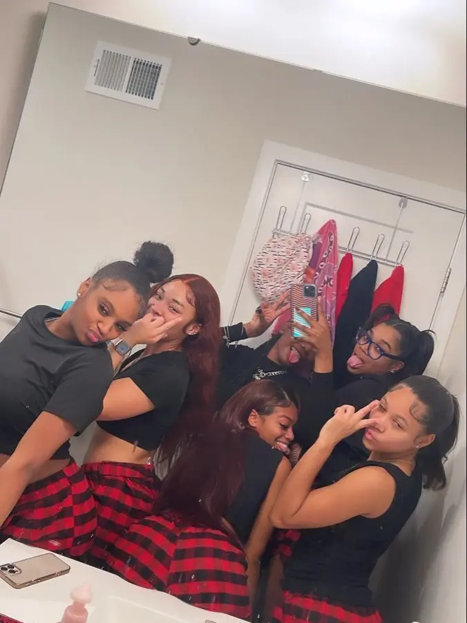 Jahzirmakes의 Ratchet dorm