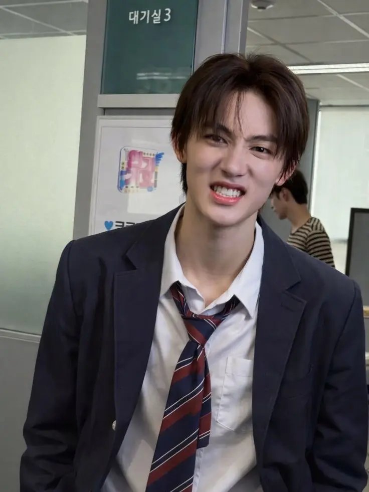 Aile._.enie의 Eom seonghyeon