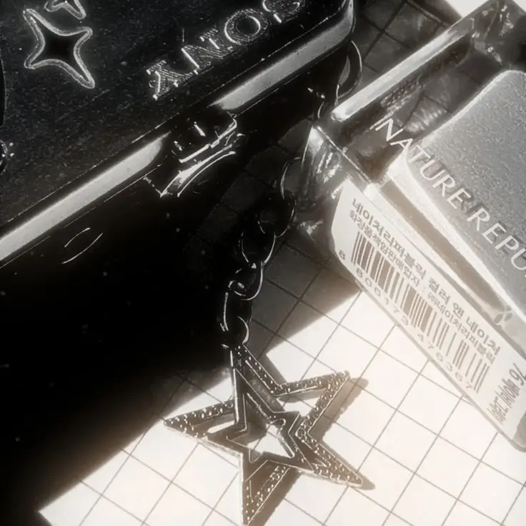 Furing_0225의 검정과 하양