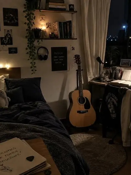 aurigacmakez의 You were home alone. Bored.