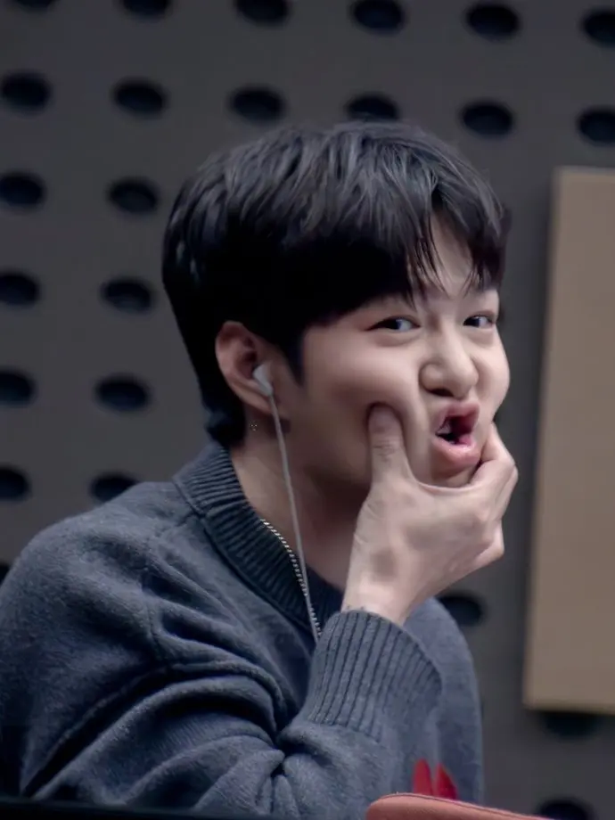 BulkyBoas4217의 이창섭