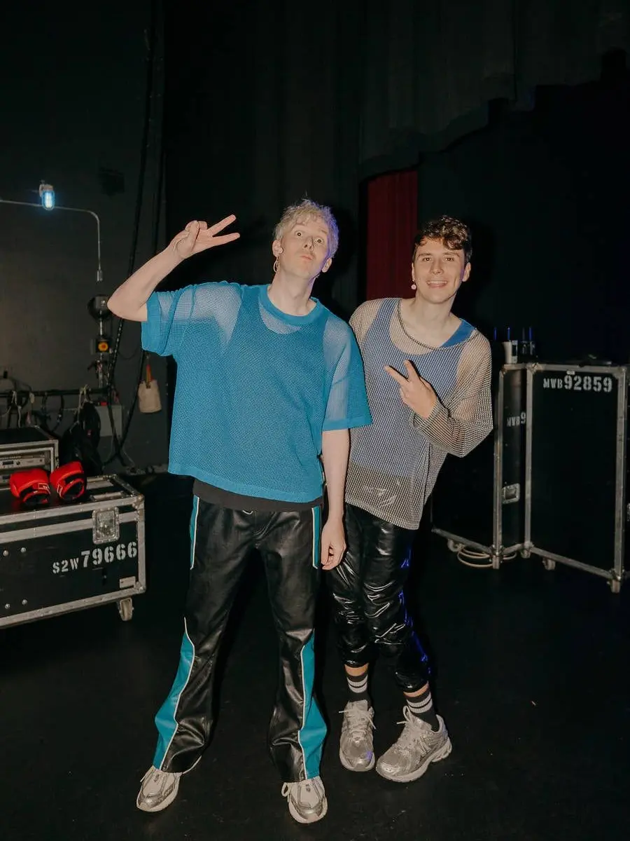 Pawtizm의 Fostered by Dan and Phil