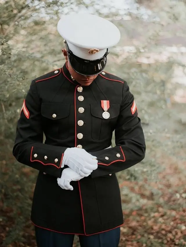 HerBooksComeToLife_Only_Ana.의 A Marine Behind the Devil’s Smile