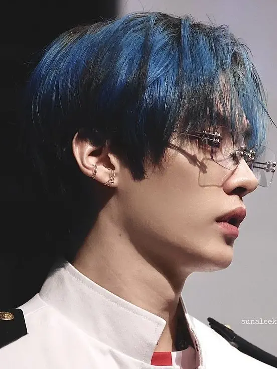 minanothere의 Lee Know | Nerd