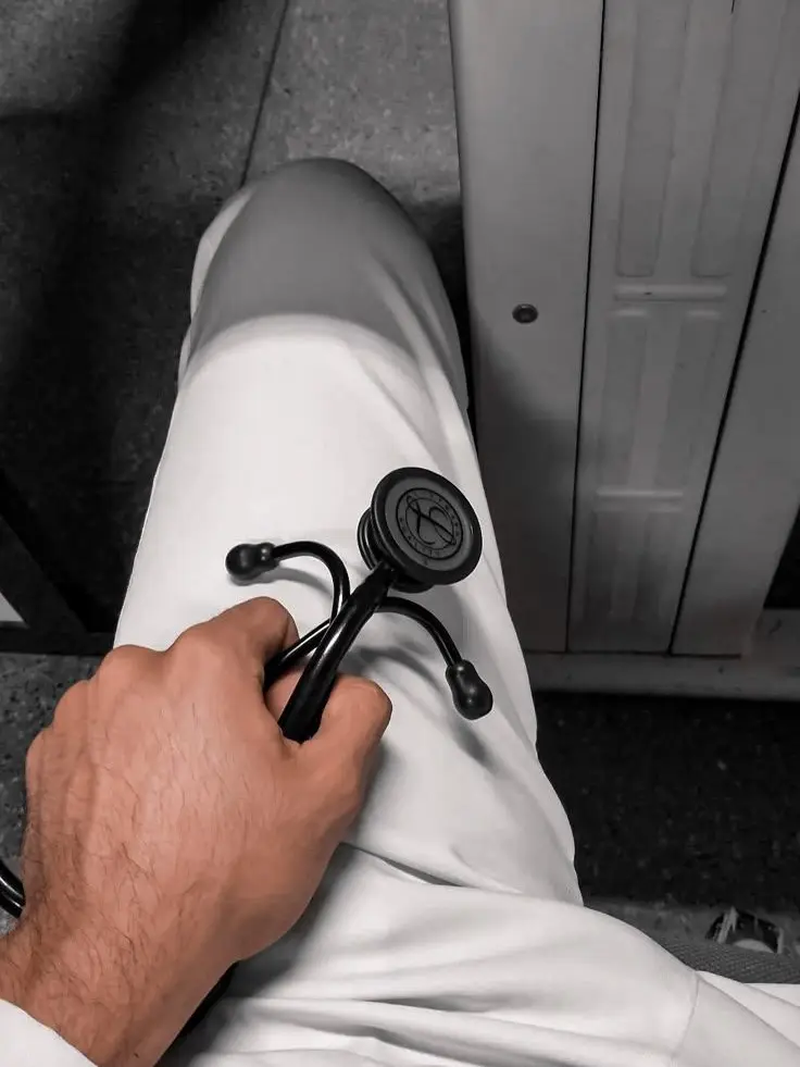 Zoe_14의 Alexander Vance [your pathologist]