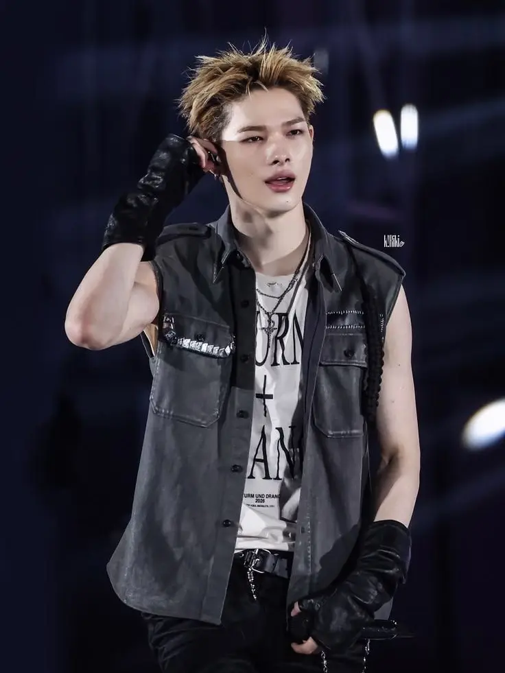 AgileHair1462의 Ni-ki asks you to be his fake girlfriend