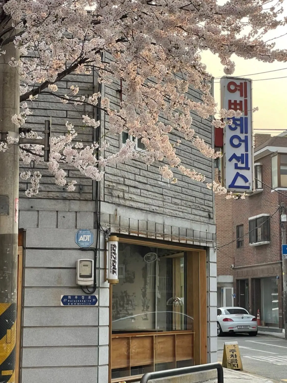 ShabbyPound6765의 コンビニの店員さん。