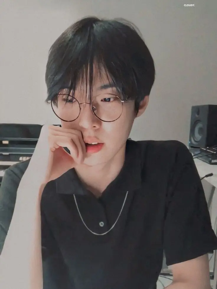 angelic.bby의 Young Love • . ° ~🌱