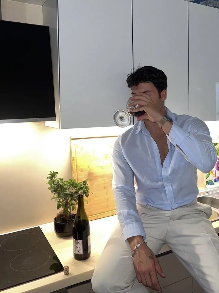 RelishShow7856의 Ethan Russi