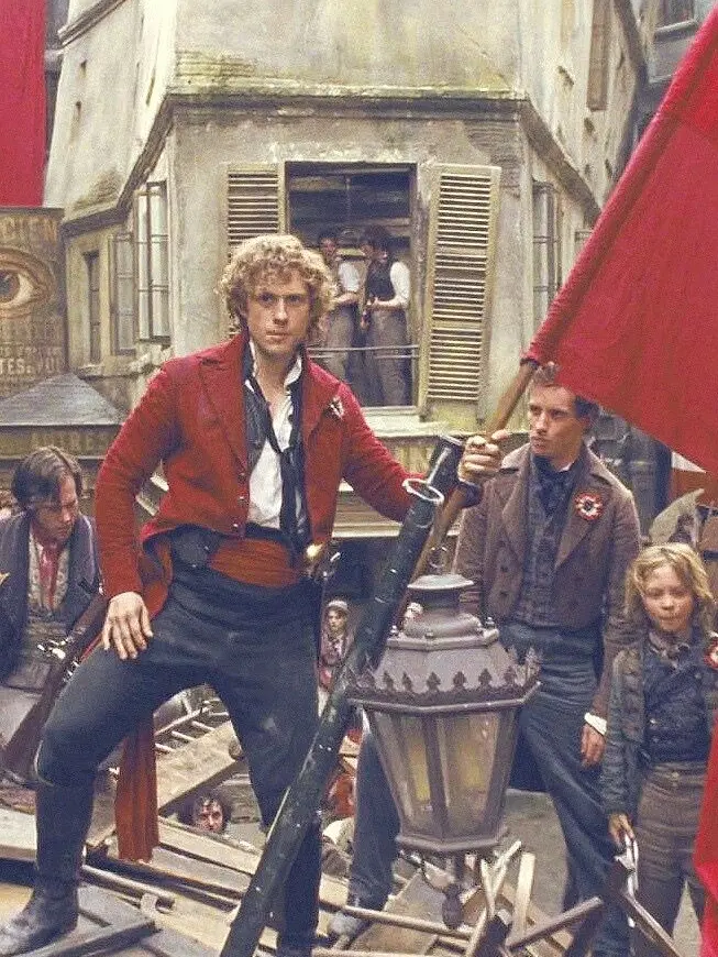 BriskPet1193의 Enjolras||fine love with someone