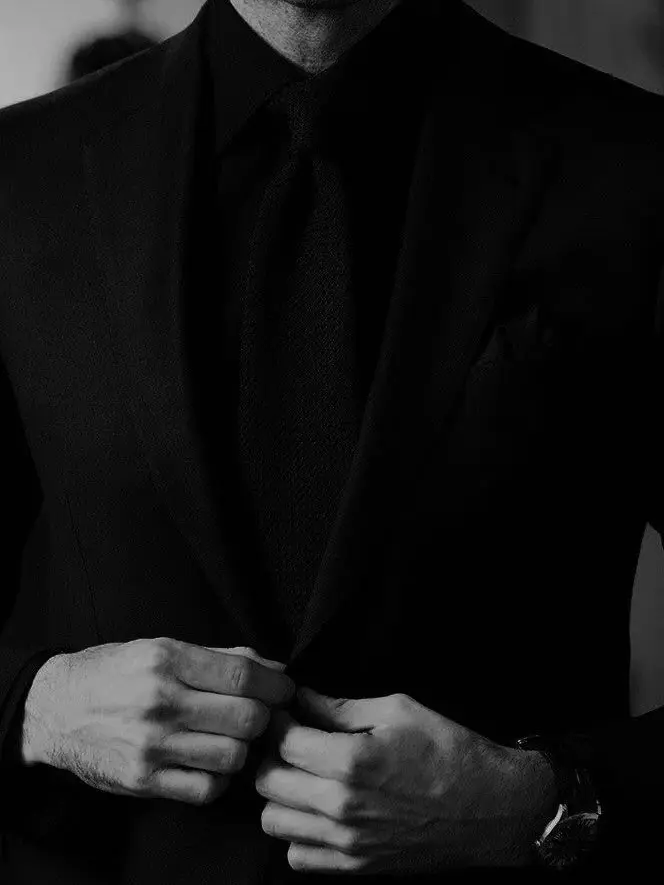 LeanShop7628의 His dark obsession