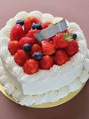 Suzu2434315-의 ケーキ食べてるだけだって！